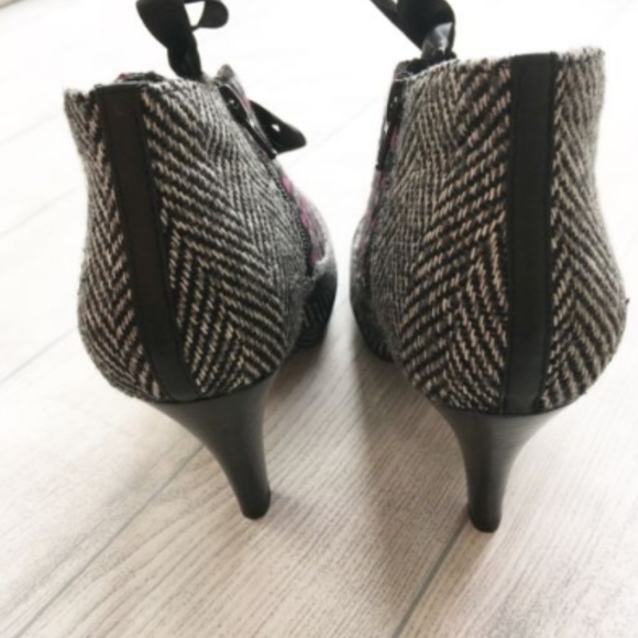 Poetic License Betseys Buttons Oxford Bootie Heels - Picture 5 of 8